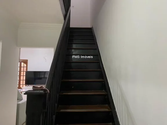 Imagem Imperdível Casa à Venda em São Paulo-SP, na Vila Mariana: 3 Quartos, 1 Suíte, 2 Salas, 2 Vagas de Garagem - 140m² de Área.