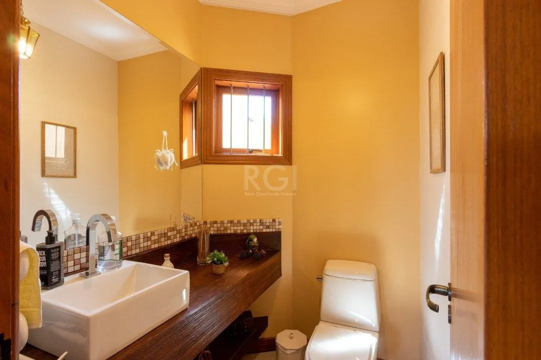 Imagem Casa para Venda - 358.78m², 3 dormitórios, sendo 1 suites, 3 vagas - Jardim Isabel
