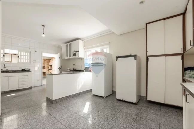 Imagem Casa bem localizada com 4 dormitórios 2 suíte 7 vagas 382m2