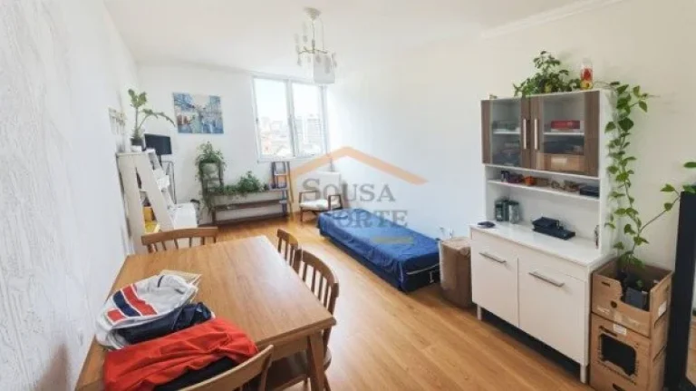 Imagem Apartamento com 76m² de área útil, distribuídos em 2 dormitórios, 1 banheiro social e 1 vaga de...