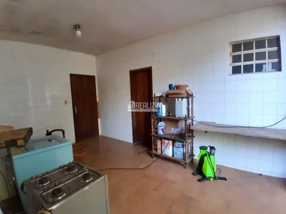 Imagem Casa à venda no bairro Nossa Senhora da Abadia, em Uberaba: 4 dormitórios, suíte, área de lazer e mais!