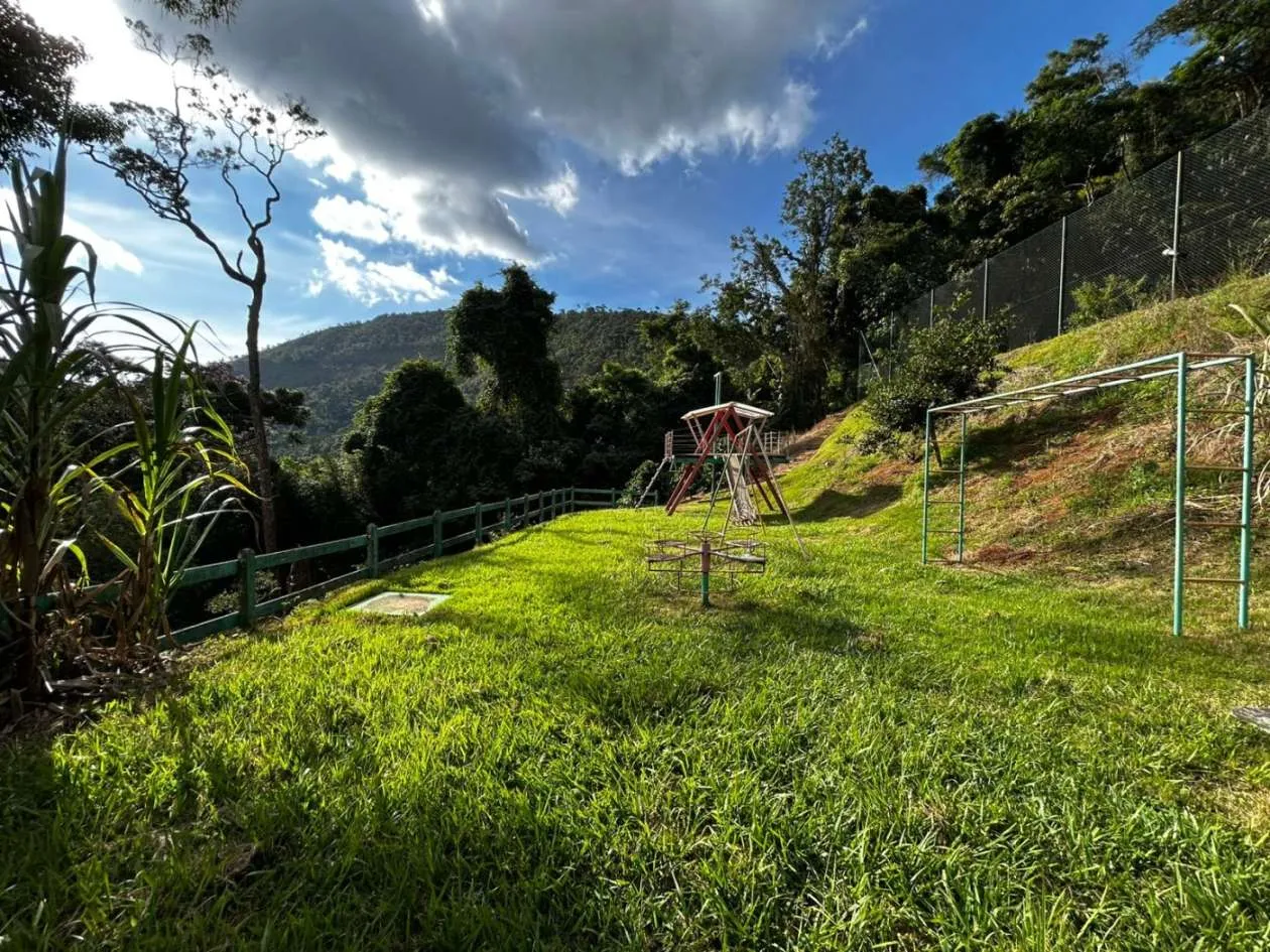 Imagem Casa em Condomínio para Venda em Petrópolis / RJ no bairro Nogueira