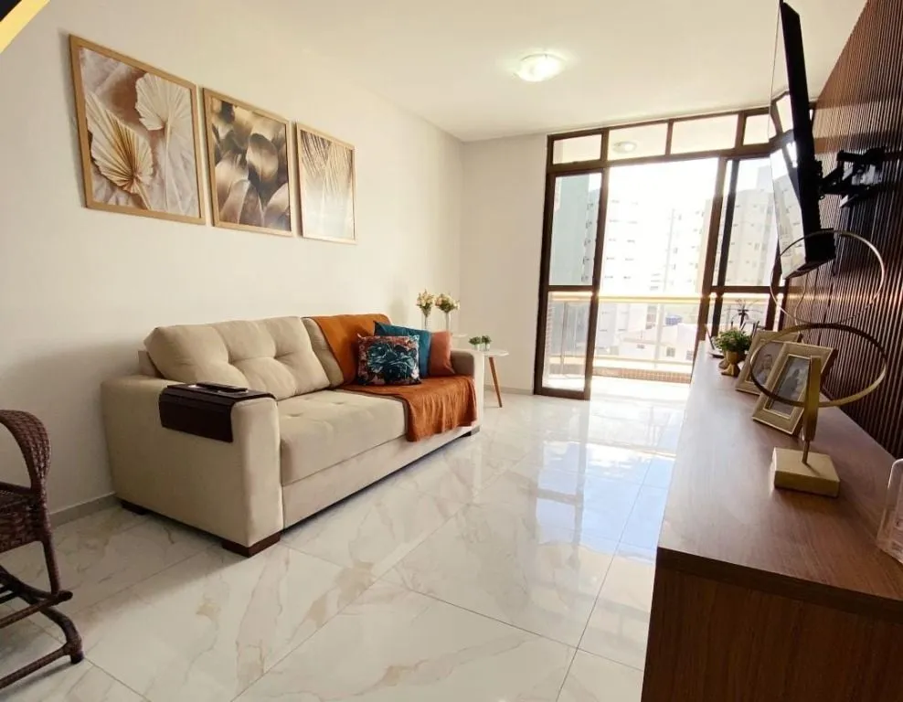 Imagem Apartamento de 120m² no Bessa, 4 quartos com suíte, sala em L, condomínio com elevador e portaria, perto da praia.