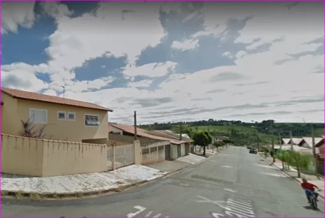 Imagem Casa com 3 dormitórios, 2 banheiros
