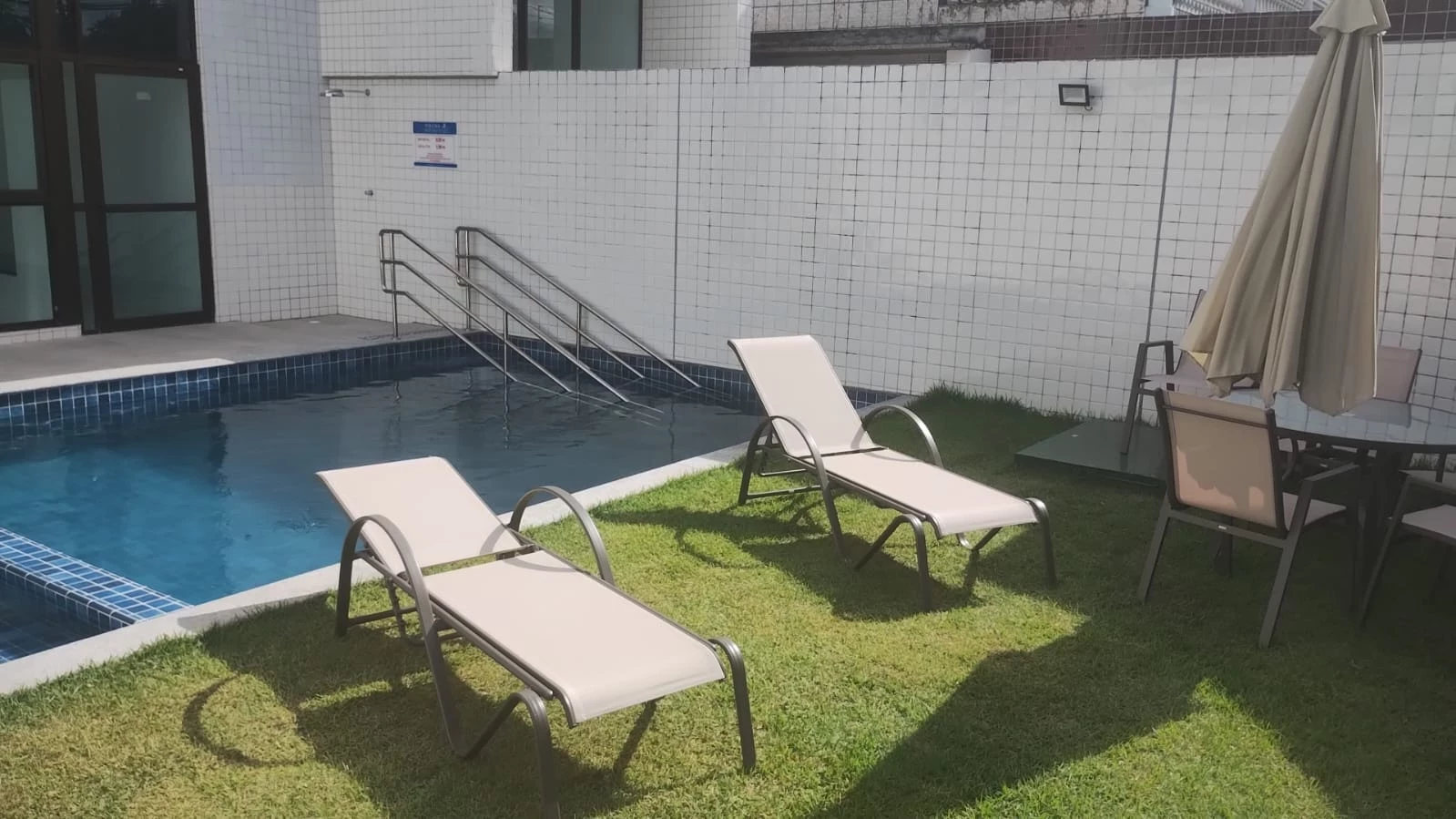 Imagem Apartamento com 3 Quartos à Venda, 66 metros em Casa Amarela - Recife