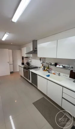 Imagem Apto. Alto Padrão em Coqueiros, Frente Mar com 4 Suítes e 300m² Privativos