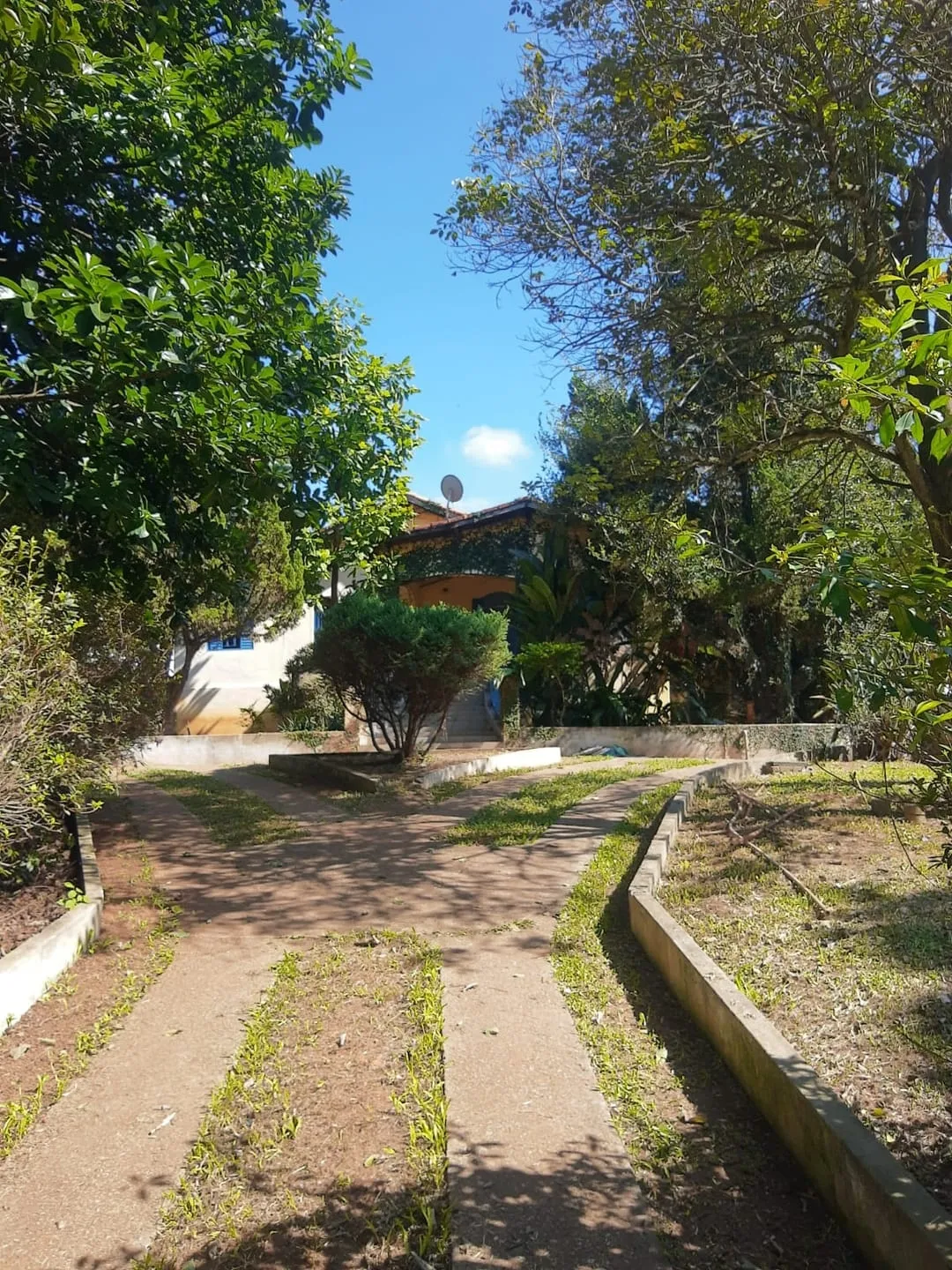 Foto do imóvel Chácara à venda 3 Quartos, 4 Vagas, 2500M², Piracangaguá, Taubaté - SP