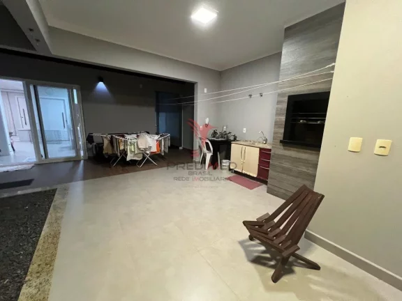Imagem Casa Alto Padrão Localizada no Bairro Amizade. Aceita imóvel de menor valor
