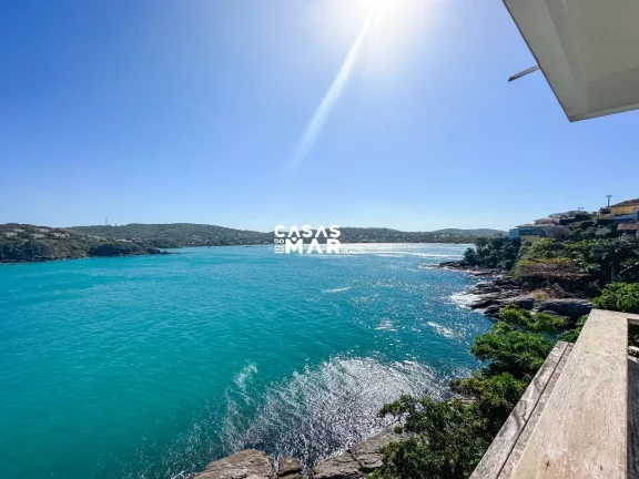 Imagem Luxuosa Casa Frente Mar em Búzios-Ferradura: 6 Suítes, Vista Deslumbrante, Piscina e Privacidade Total!