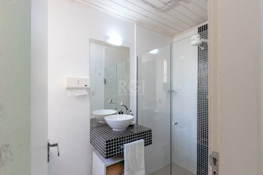 Imagem Casa para Venda - 199.62m², 5 dormitórios, 15 vagas - Tristeza
