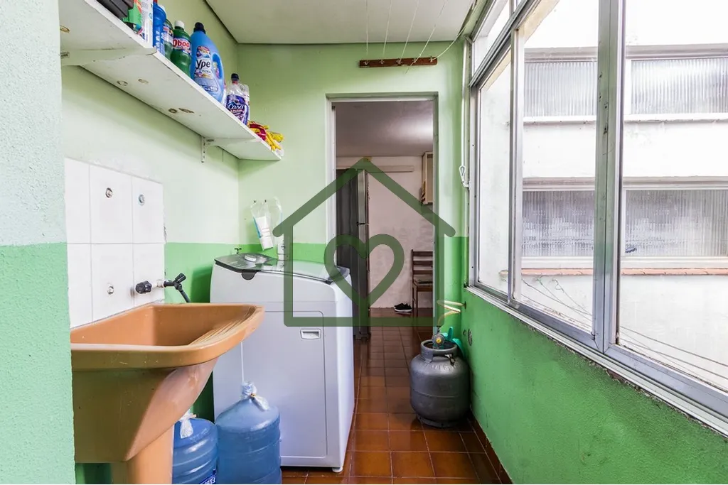 Imagem Apartamento espaçoso de 3 dormitórios com 127m2 de área privativa, localizado na Rua Silveiro, 11...