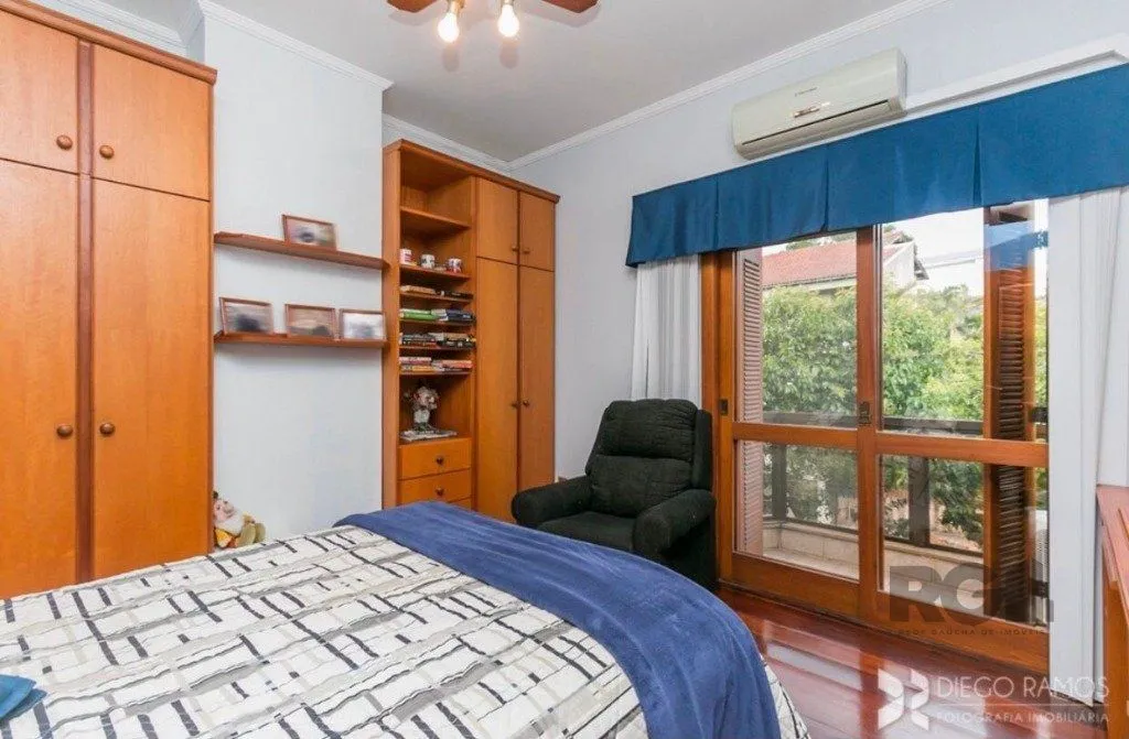 Imagem Casa para Venda - 250m², 3 dormitórios, sendo 1 suites, Teresópolis