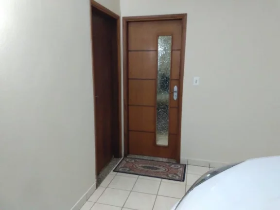 Imagem Casa em área nobre, 3 dormitórios com 1 suíte.
