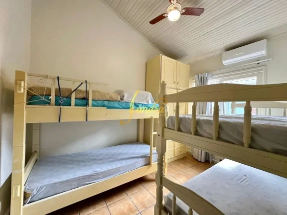 Imagem Casa no Centro de Xangri-la com 05 dormitórios com piscina