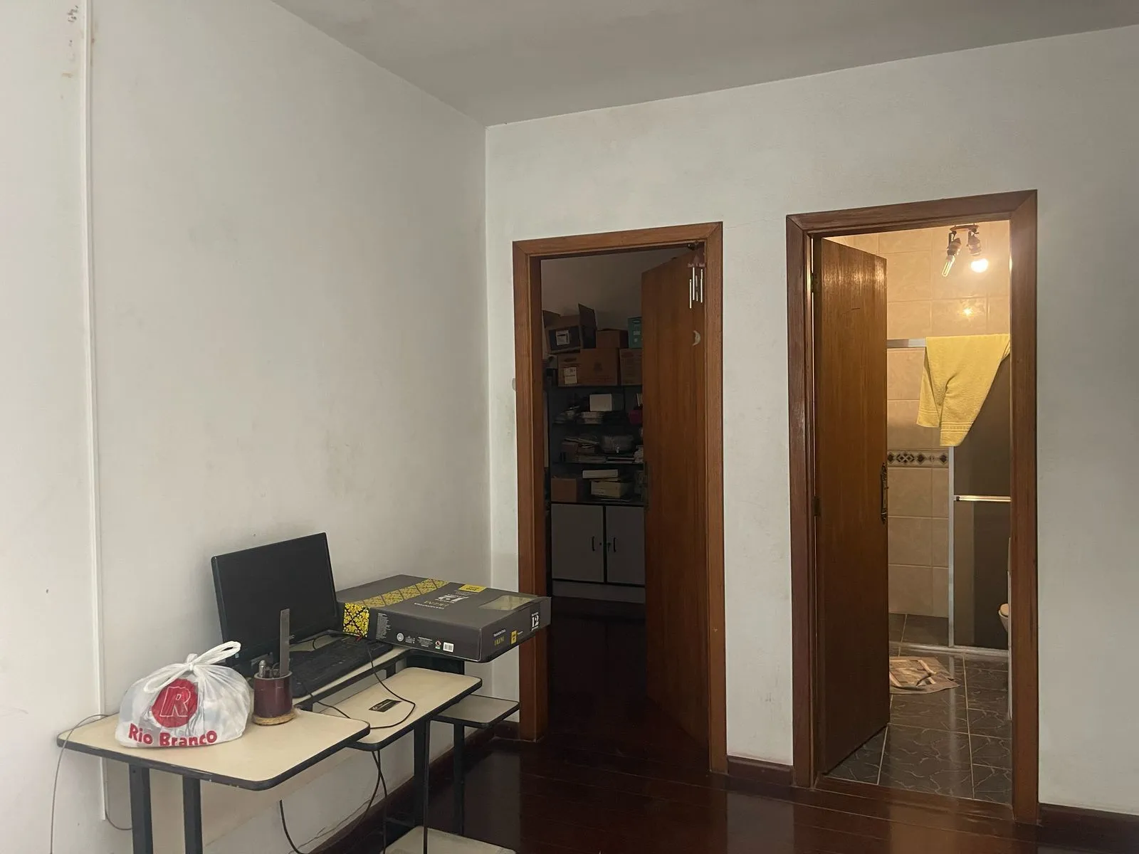 Imagem **Casa Residencial à Venda em Porto Alegre, Rio Grande do Sul**
