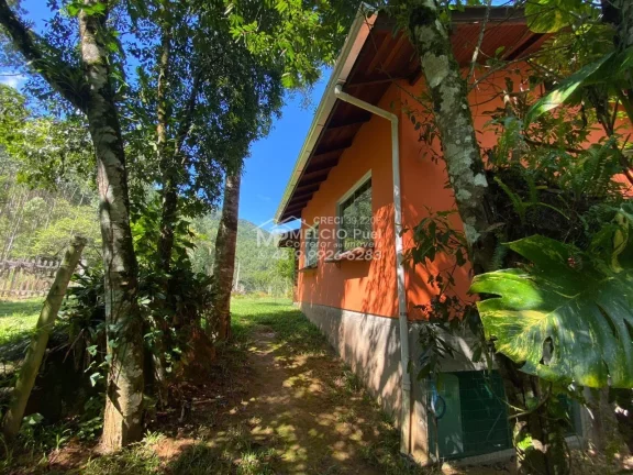 Imagem Sítio a VENDA, no Bairro Rolador, em Canelinha 10 Km, do centro. Nesse passa um ribeiro de cachoeira nos fundos da casa Tendo uma casa de 2 dormitóri