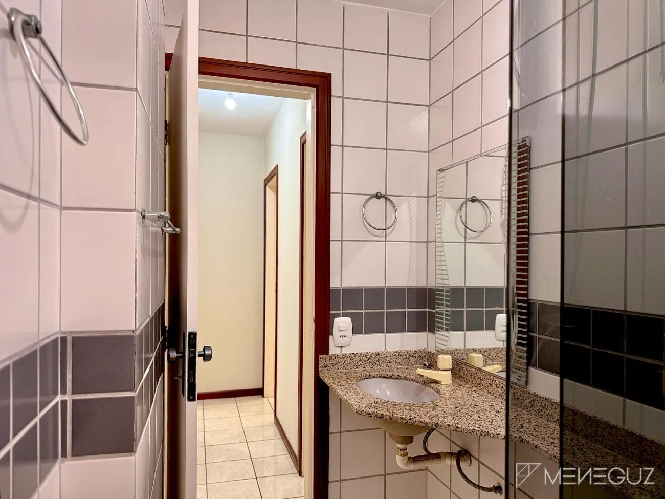 Imagem Exclusivo: Apartamento mobiliado, 3 quartos e DCE, na melhor localização da Praia do Morro.