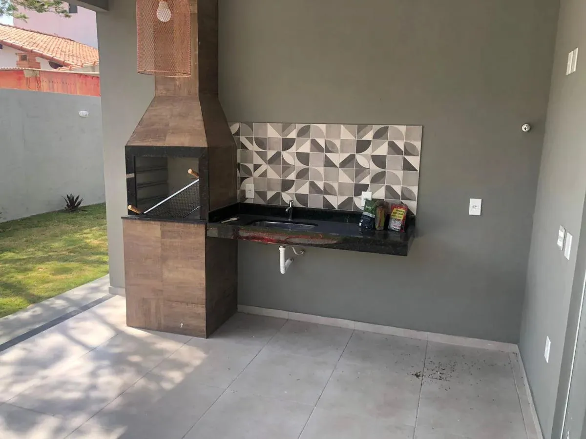 Imagem Casa em Condomínio para Venda em Cabo Frio / RJ no bairro Peró