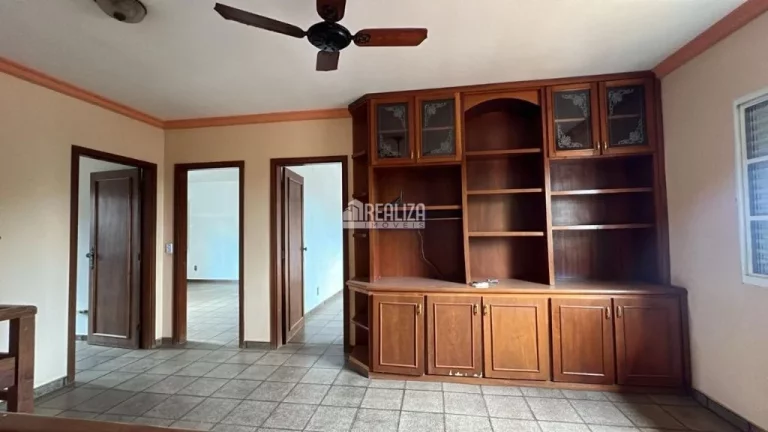 Imagem Casa no bairro Jardim São Bento, em Uberaba - 5 dormitórios