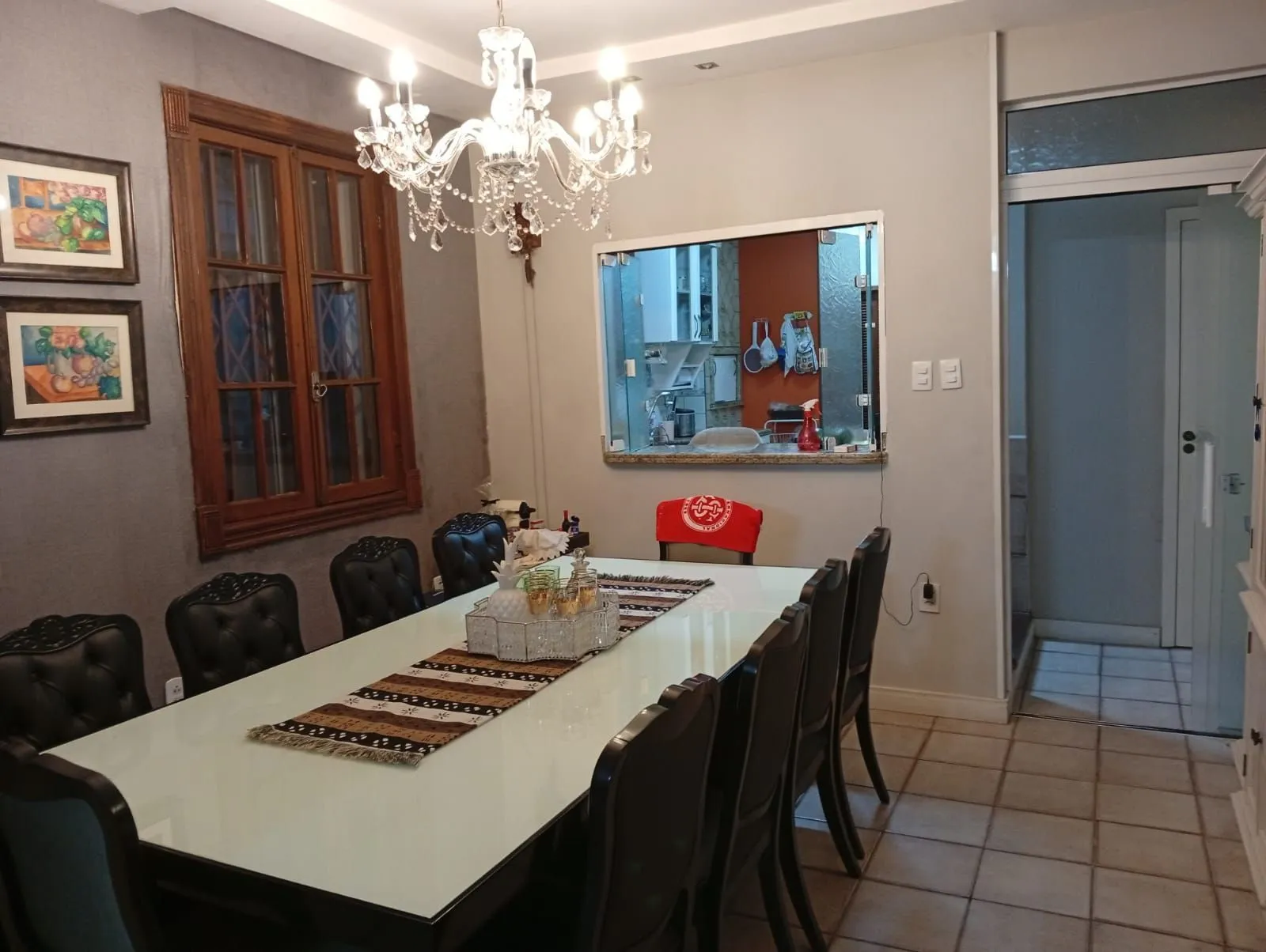 Imagem Casa com 5 quartos , 7 banheiros e pátio!