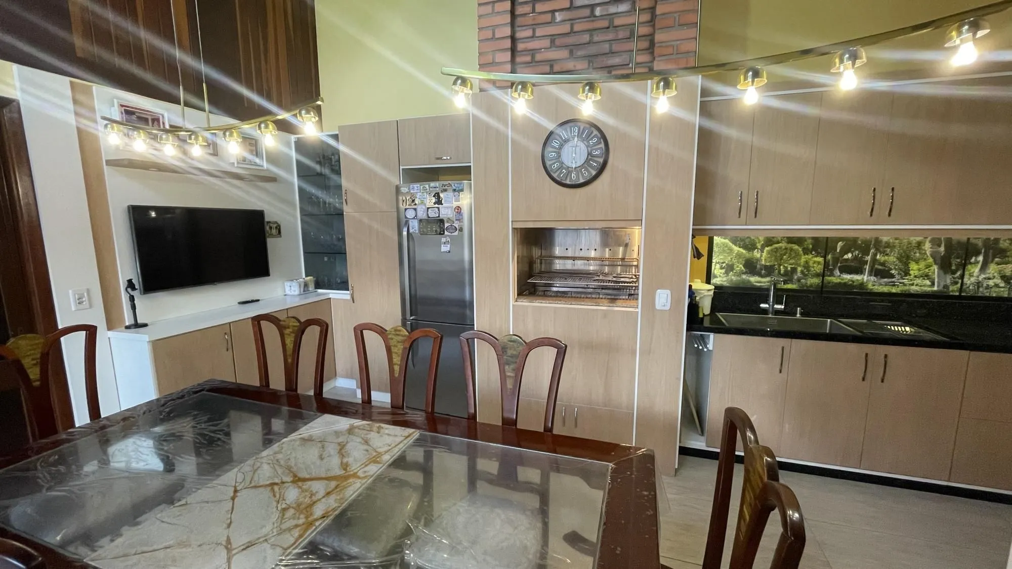 Imagem Casa térrea com 2 suítes com amplo pátio,