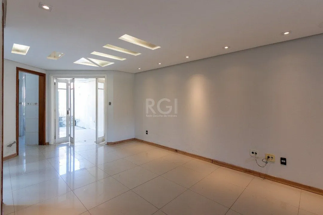 Imagem Casa para Venda - 205.81m², 3 dormitórios, sendo 1 suites, 2 vagas - Ipanema