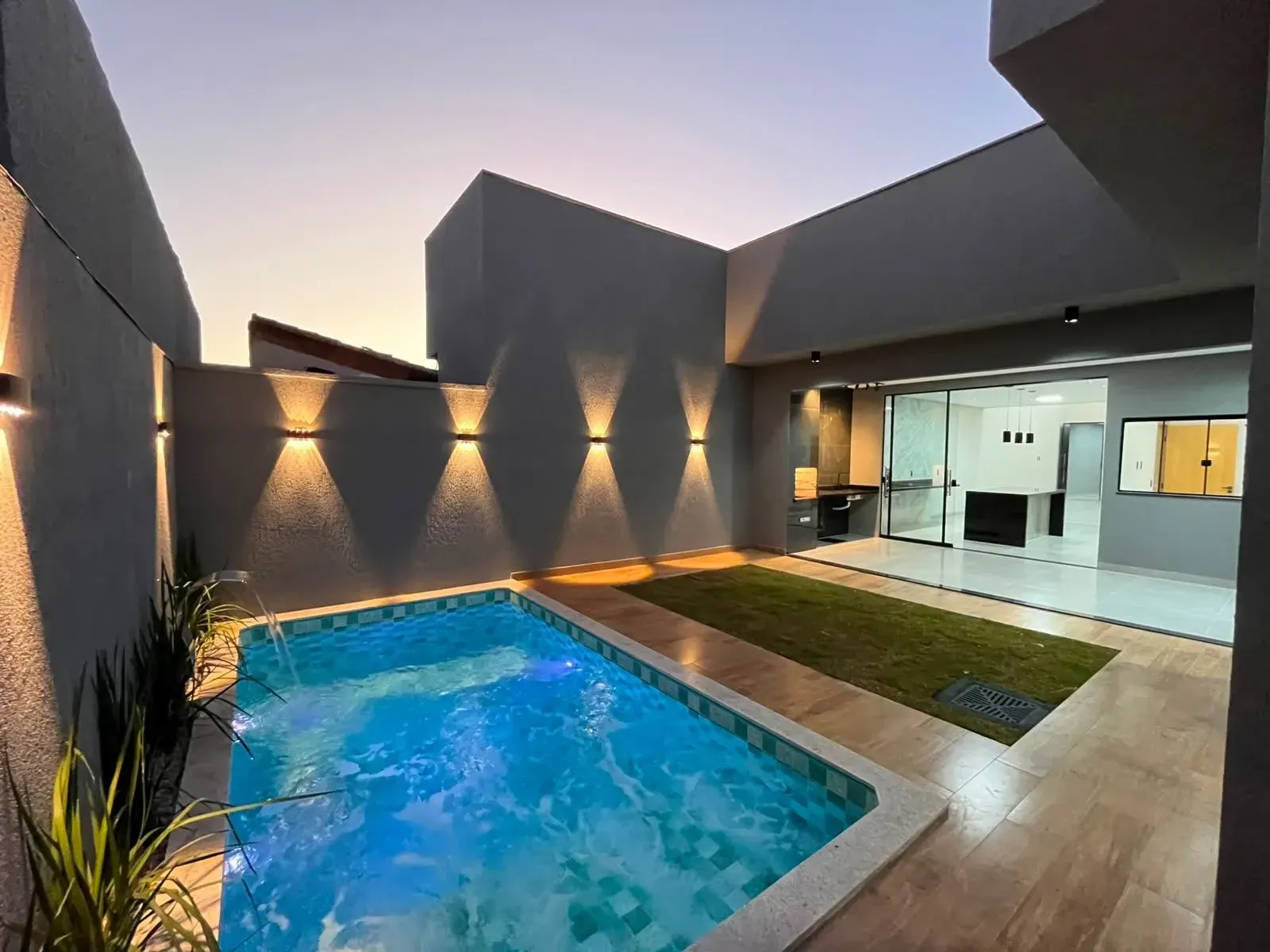 Imagem Casa com 3 Quartos à Venda, 164 m² em Parque João Braz - Cidade Industrial - Goiânia