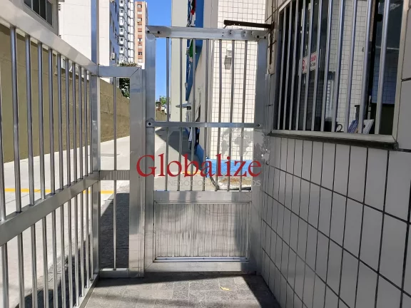 Imagem Kitnet térreo no Embaré em Santos com passagem para a praia por $ 270.000,00