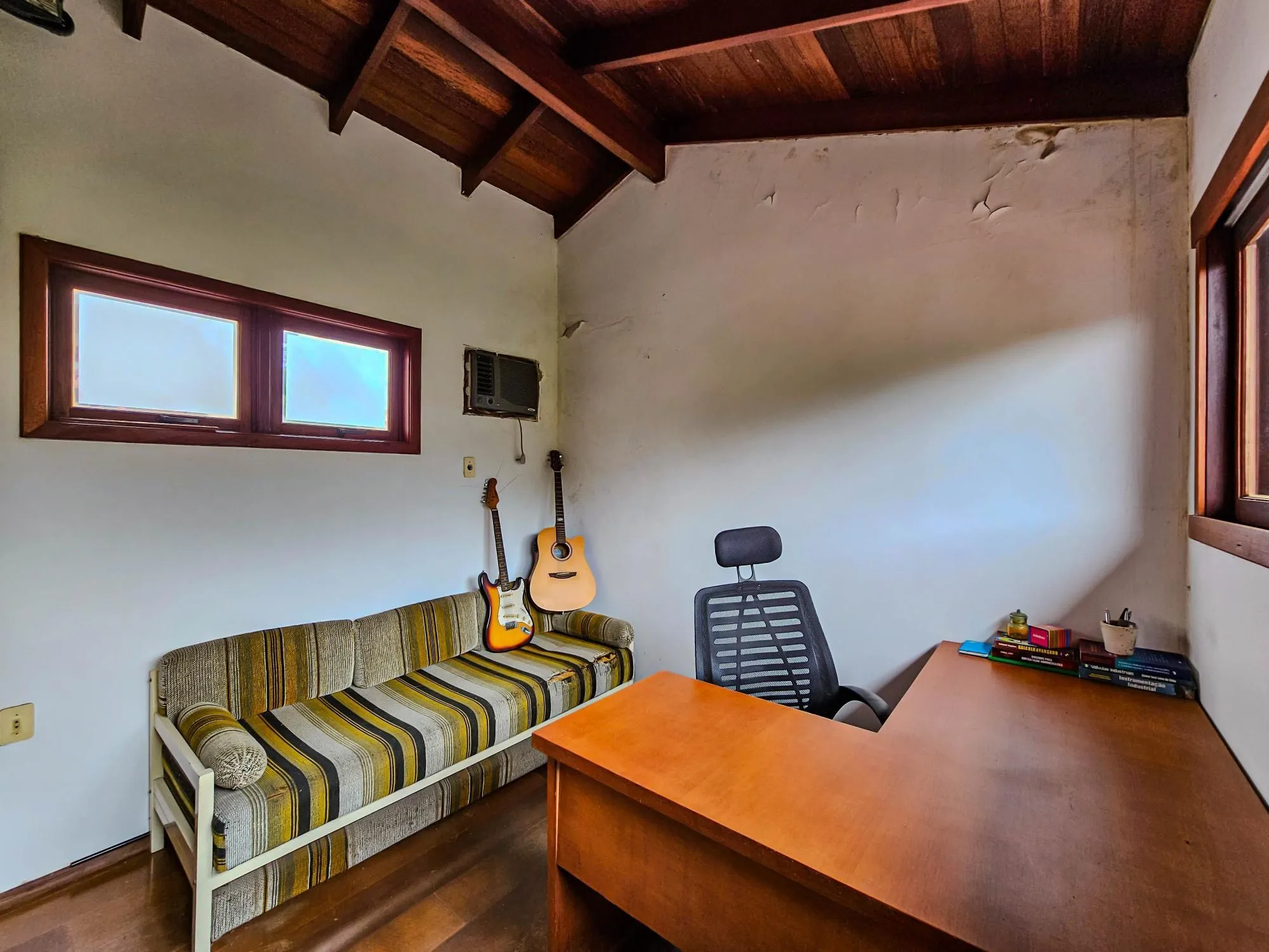 Imagem Casa em condomínio fechado, 5 dormitórios, Bairro Teresópolis