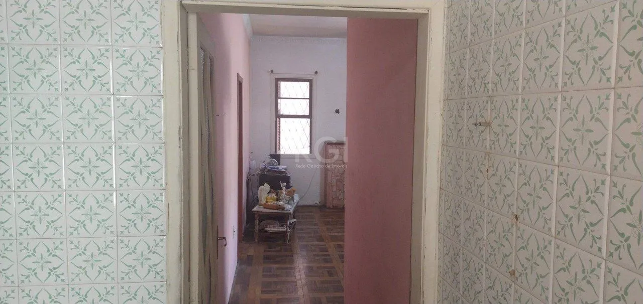 Imagem Casa de 4 dormitórios na Av. Teresópolis bairro Teresópolis