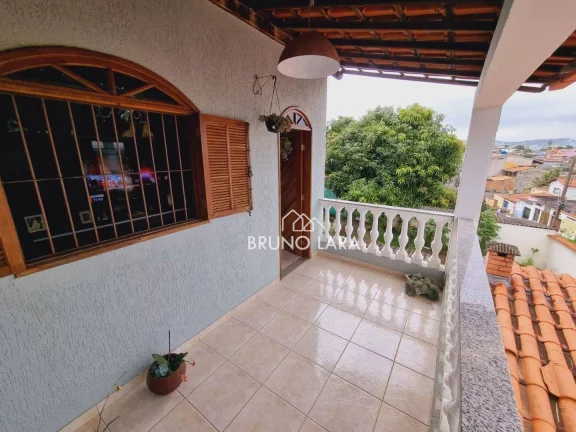 Imagem Casa á venda em Betim, bairro Vila Cristina.