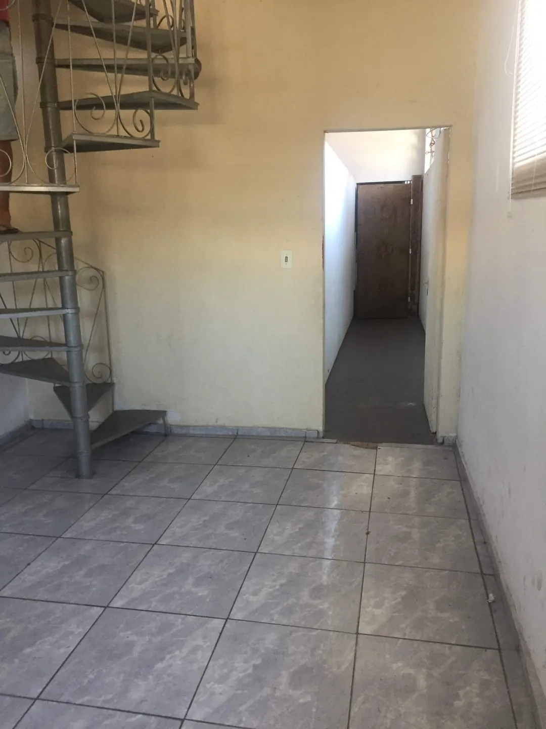 Foto do imóvel Comercial à venda 2 Quartos, 4 Vagas, 300M², Jardim Rosely, Pindamonhangaba - SP