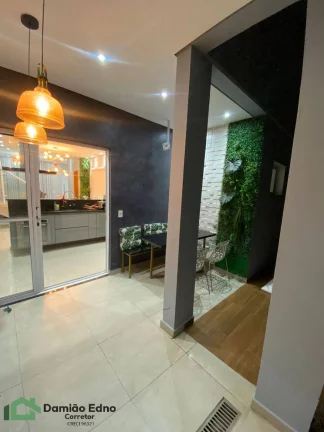 Imagem Casa com 126 AC 150 AT com 3 dorms uma suíte closet, mobilhada, piscina aqu