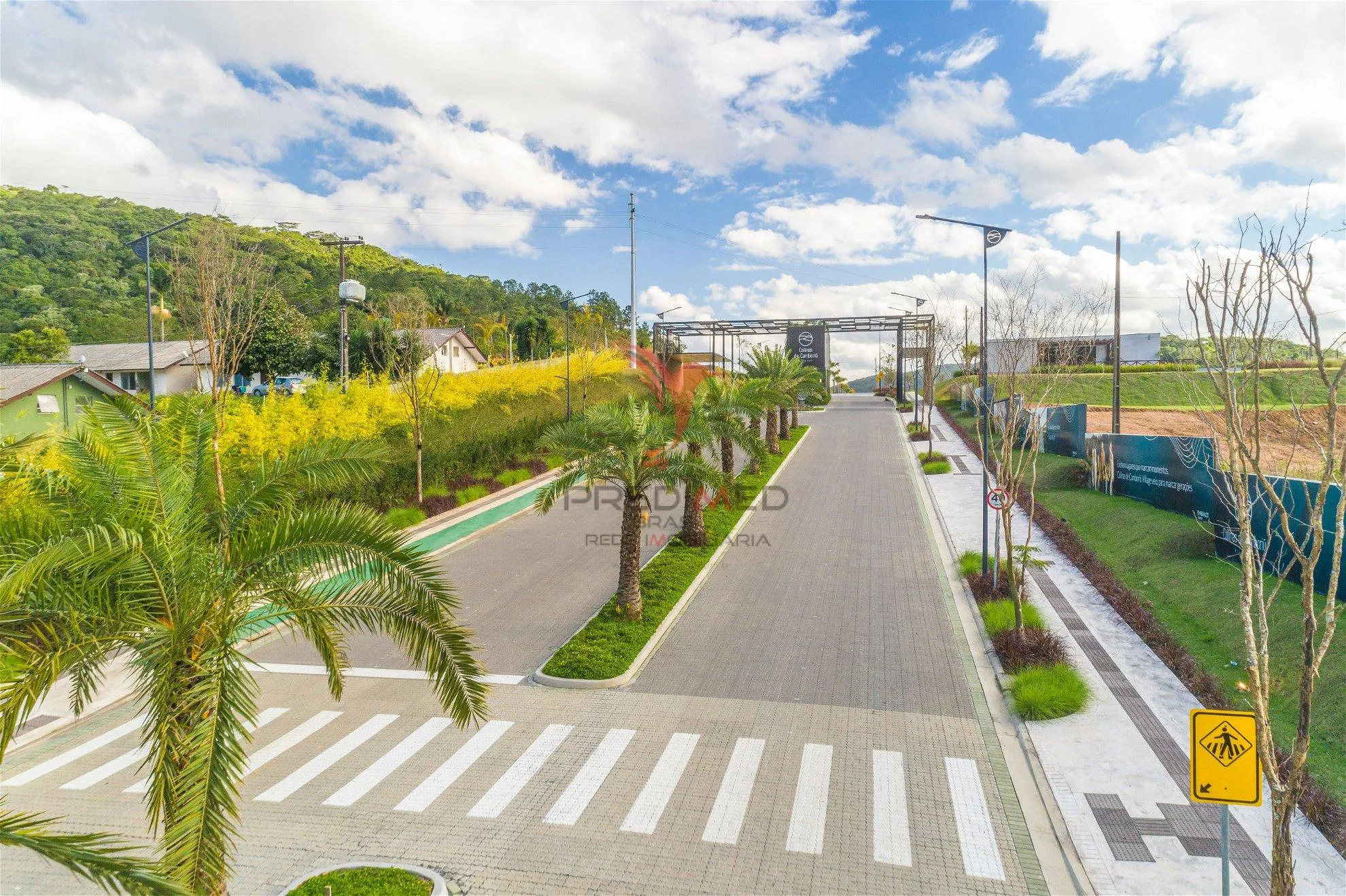 Imagem Lotes 300m² no Bairro Planejado com Fiação Subterrânea | Vila Colinas de Camboriú