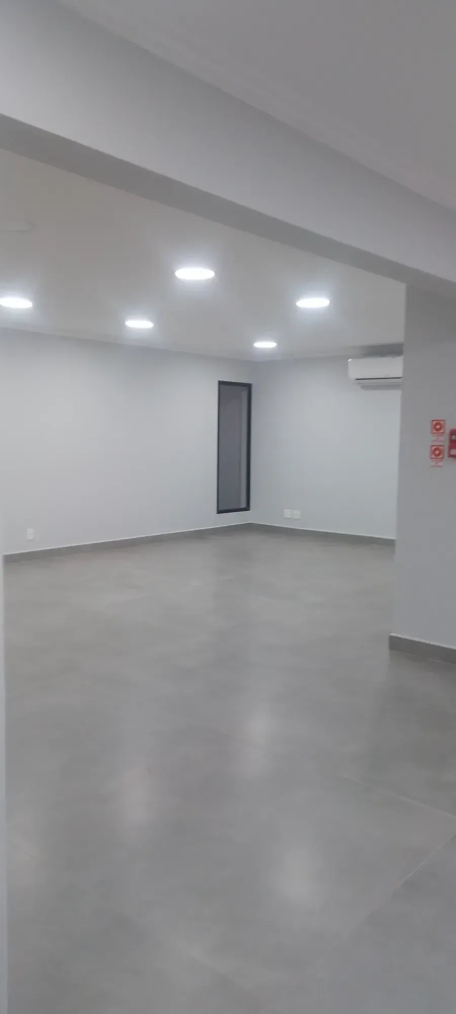 Imagem Imóvel Comercial à Venda ou Locação, 968 metros em Alphaville - Santana de Parnaíba