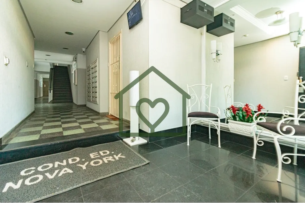 Imagem **Apartamento com 3 dormitórios à Venda em Porto Alegre - Excelente Preço!** Você está em busca...