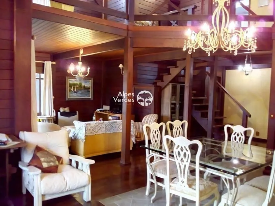 Imagem Vende-se Casa em Condominio com 3 suites a 5 minutos da Rua Coberta