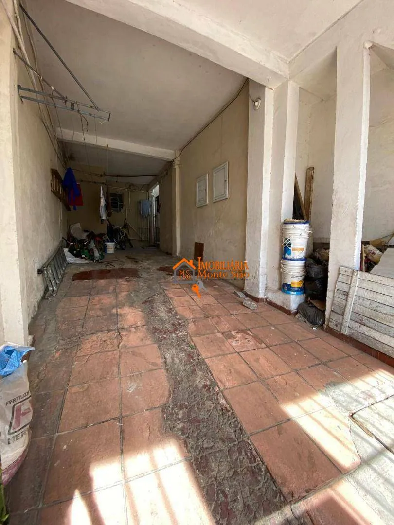 Imagem Oportunidade! Terreno com 195m² com 6 Cômodos + Salão Alugado na Vila Augusta - Renda Imediata