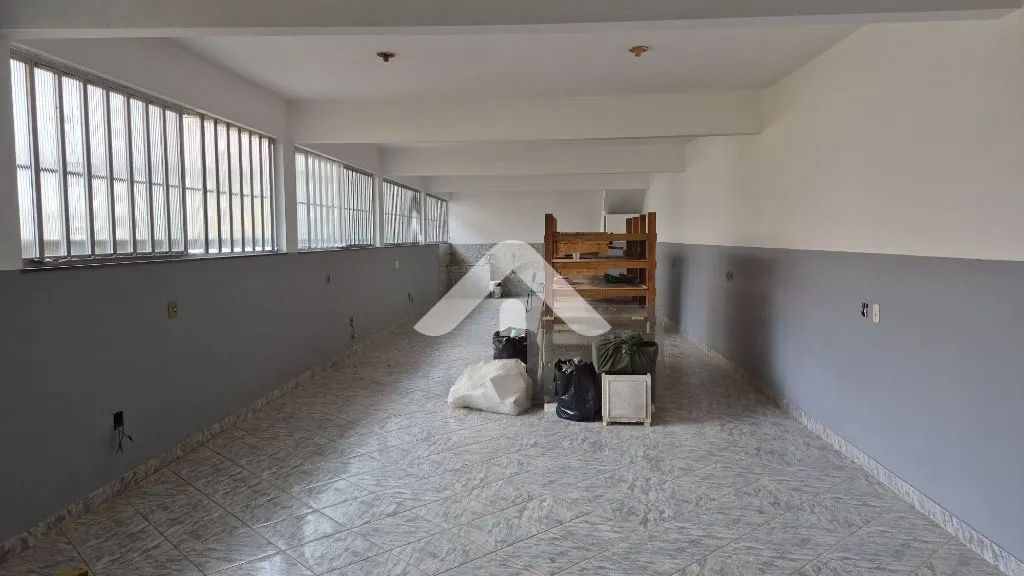Imagem Galpão no Campinho com 200 m2, próximo a Delegacia
