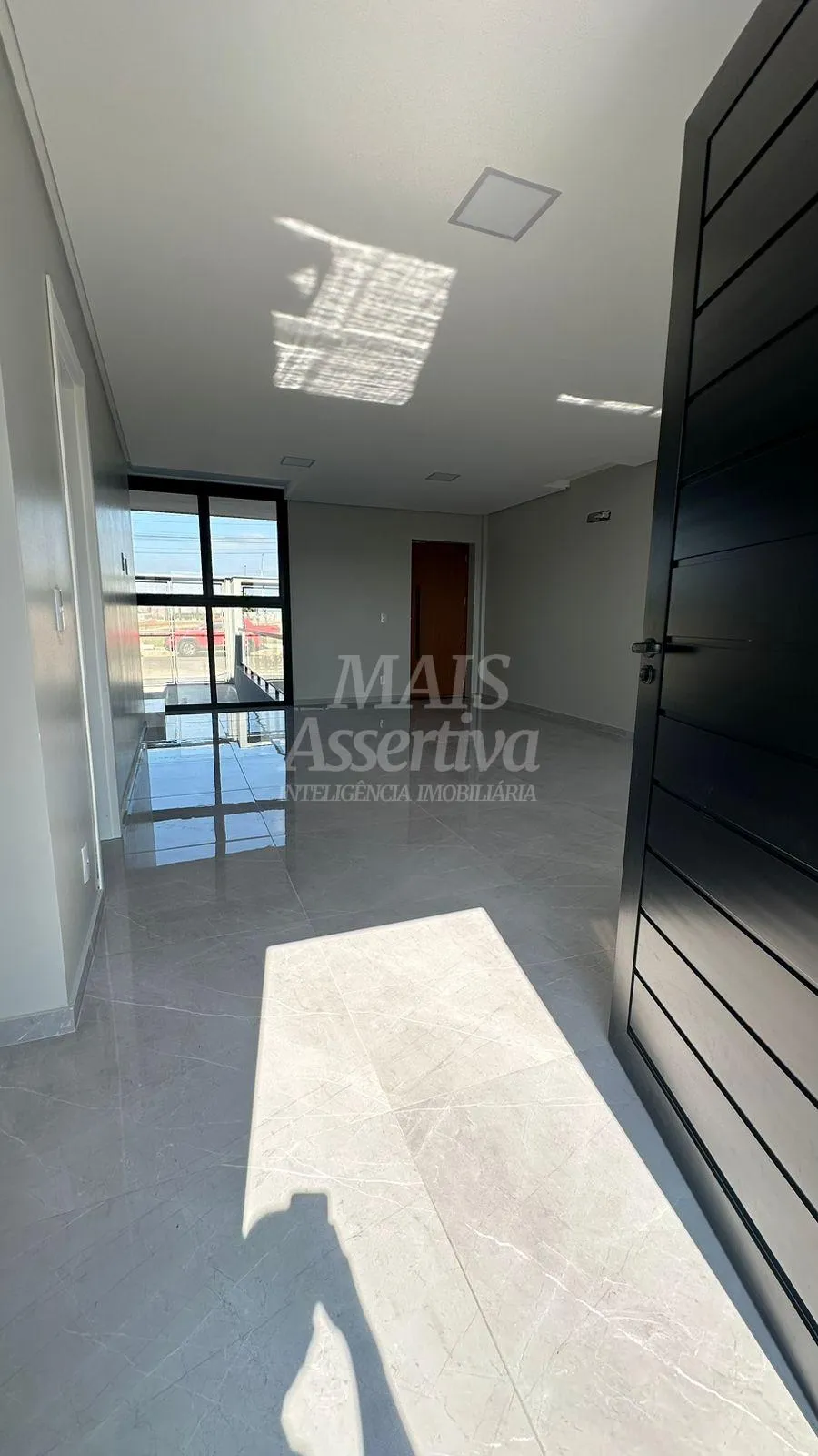 Imagem Linda casa com 158,32 m2, de área privativa em terreno de 180,00 m², conta com 01 Sala de estar/...