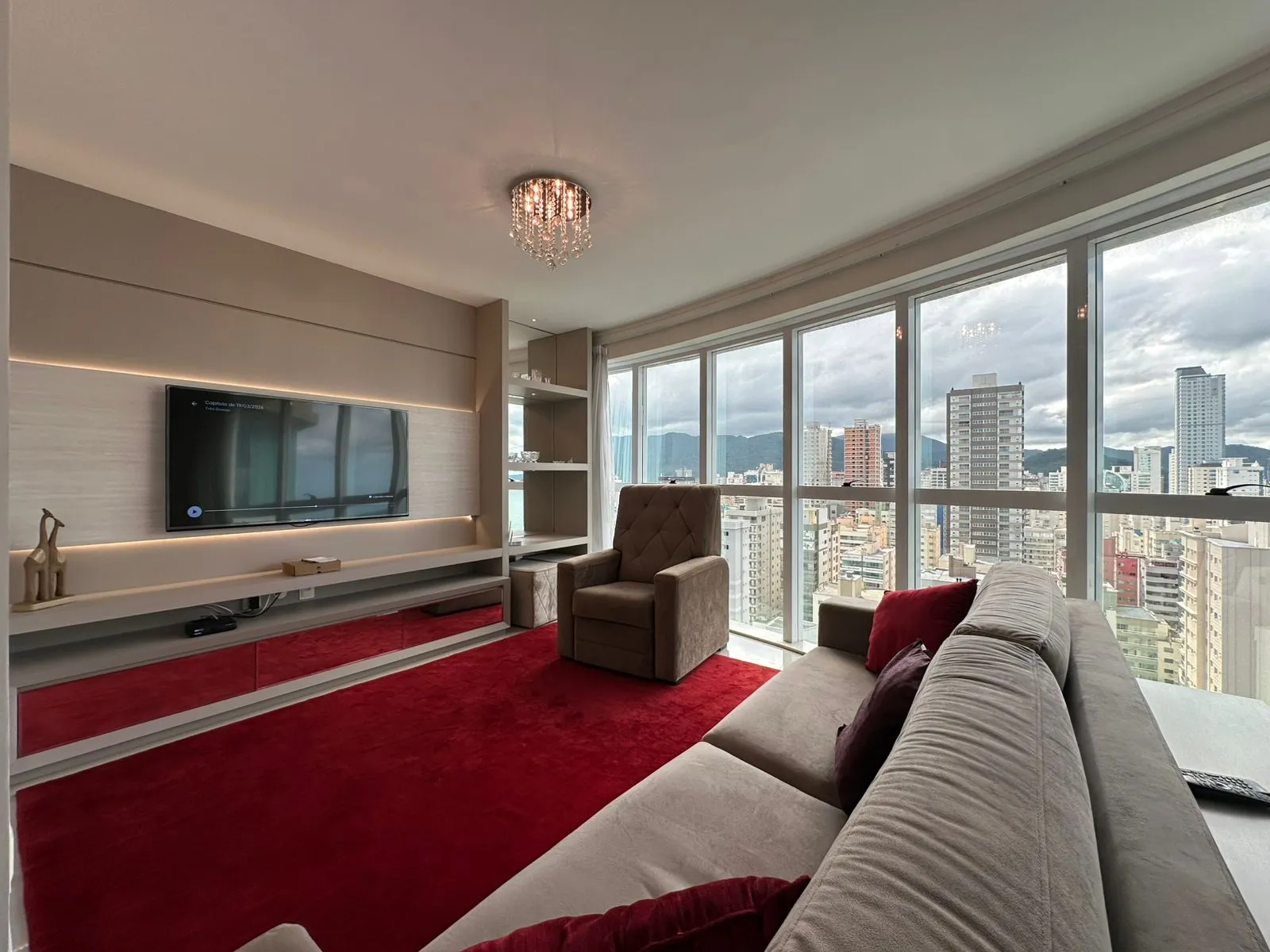 Imagem Apartamento com vista para o mar à venda com 202m2 por R$ 4.800.000,00