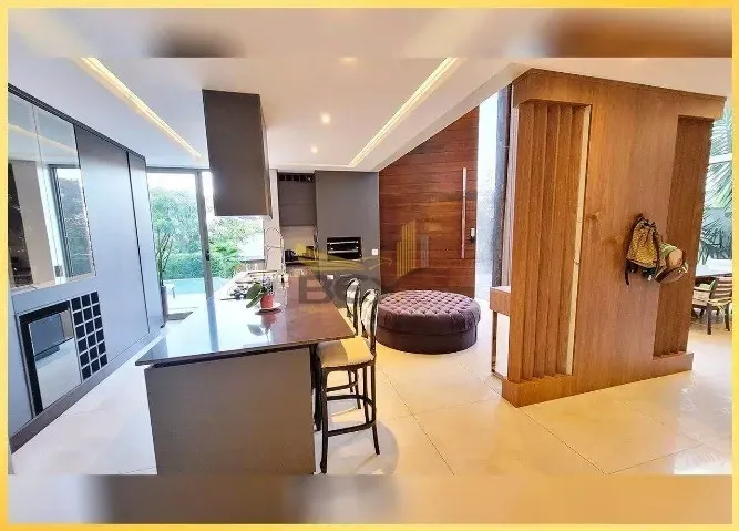Imagem Luxuosa Casa em Alphaville Burle Marx com 390m² e Acabamentos de Alto Padrão