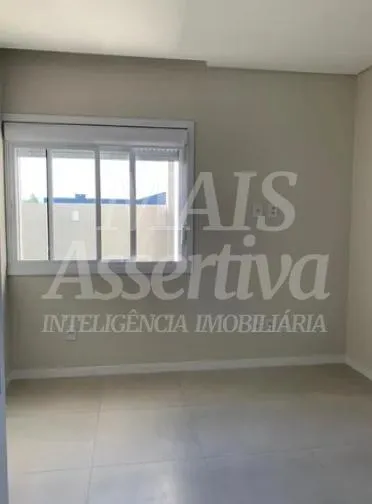 Imagem Excelente casa geminada à venda em Capão da Canoa - 3 dormitórios, 2 quadras do mar