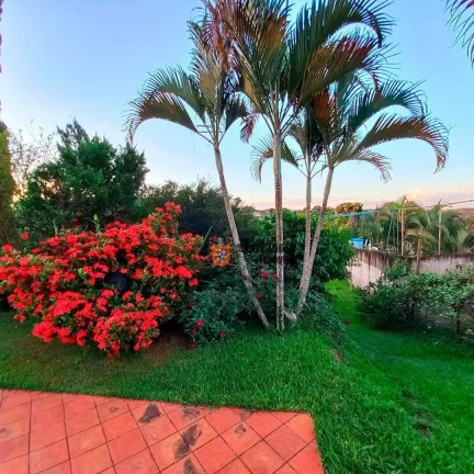 Imagem Chácara com 3 dormitórios à venda, 1100 m² por R$ 2.340.000,00 - Jardim Estância Brasil - Atibaia/SP