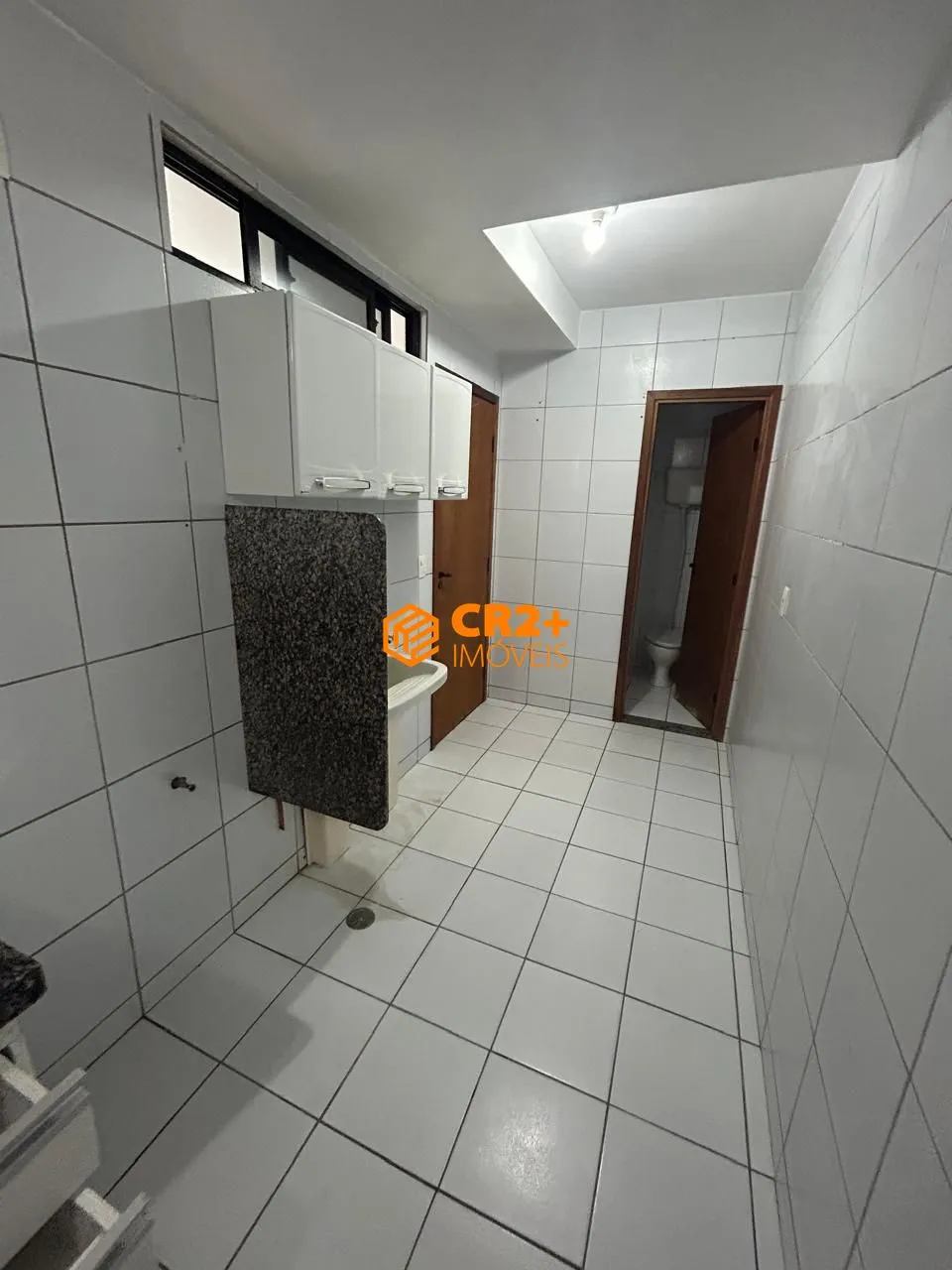 Imagem Vendo apartamento 03 quartos, 01 suíte 02 vagas de garagem no Espinheiro. 81m²
