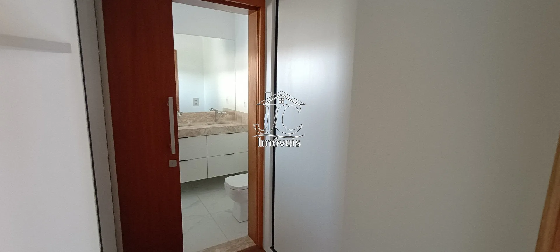 Imagem Casa com 3 suítes no Condomínio Portal do Jequitiba-Valinhos