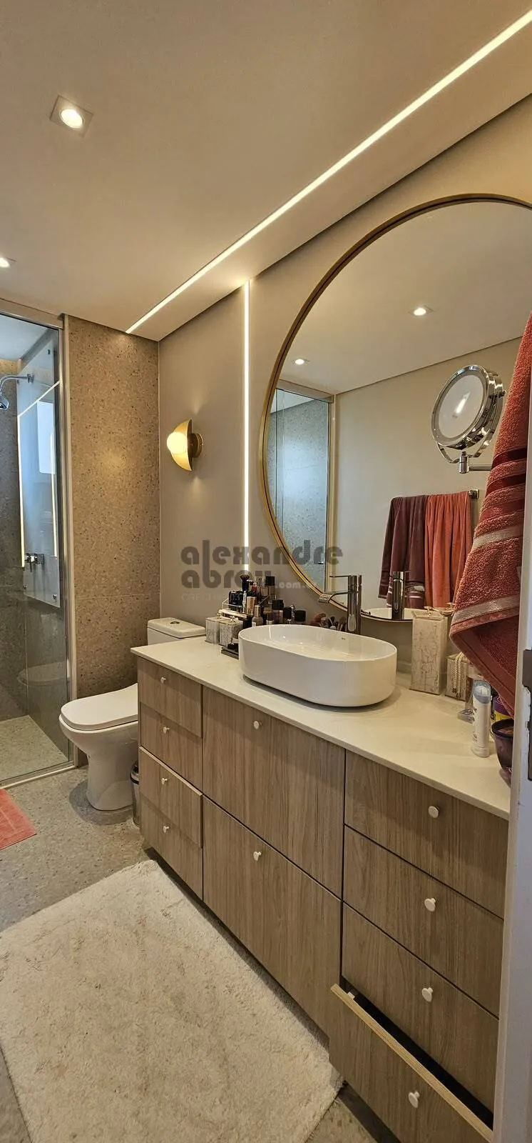 Imagem Apartamento a venda na região do portal do Morumbi, 3 suítes, 2 vagas.