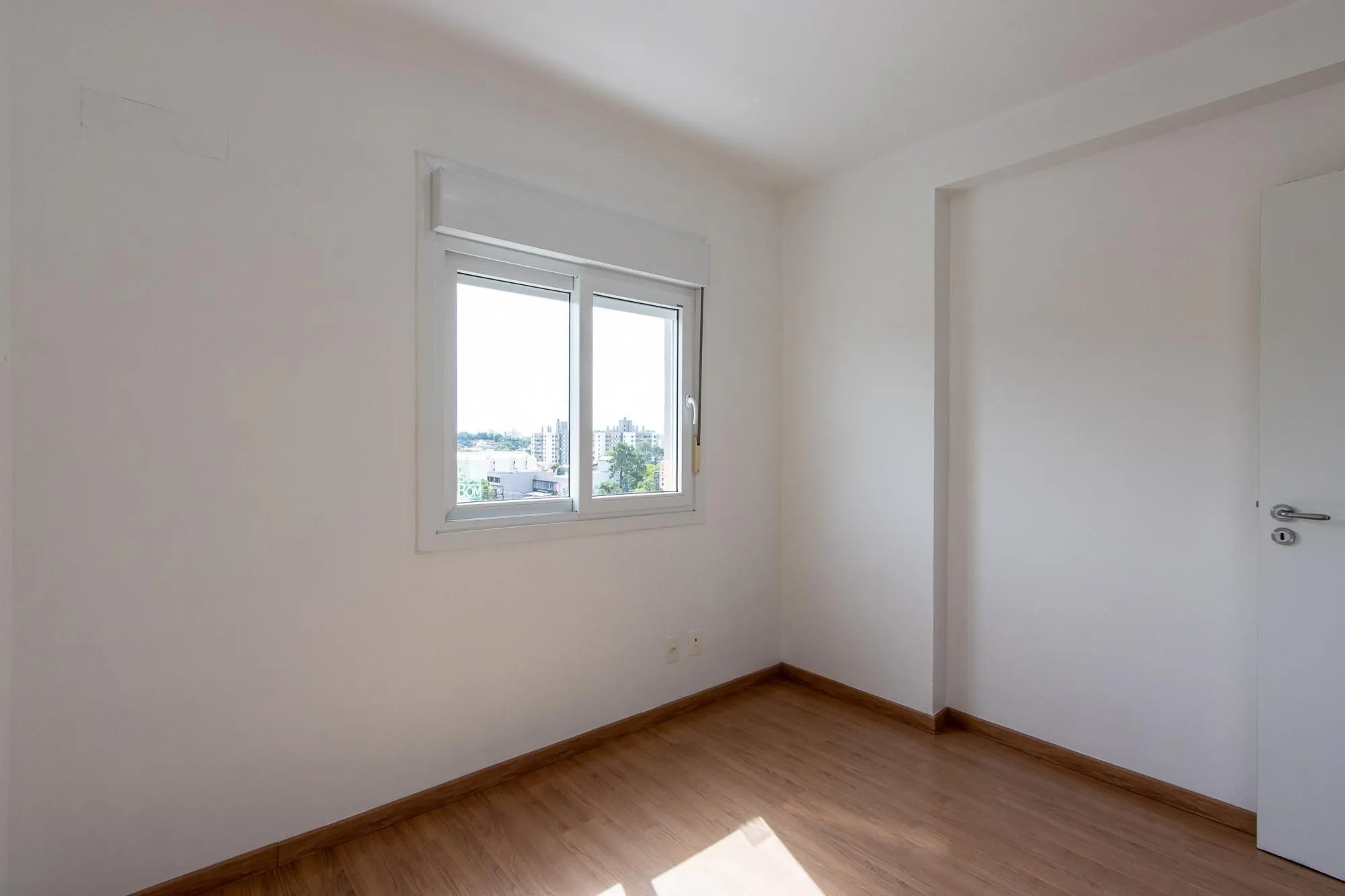 Imagem Apartamento de 2 dormitórios com suíte, churrasqueira e infraestrutura completa na Zona Sul de Porto Alegre.