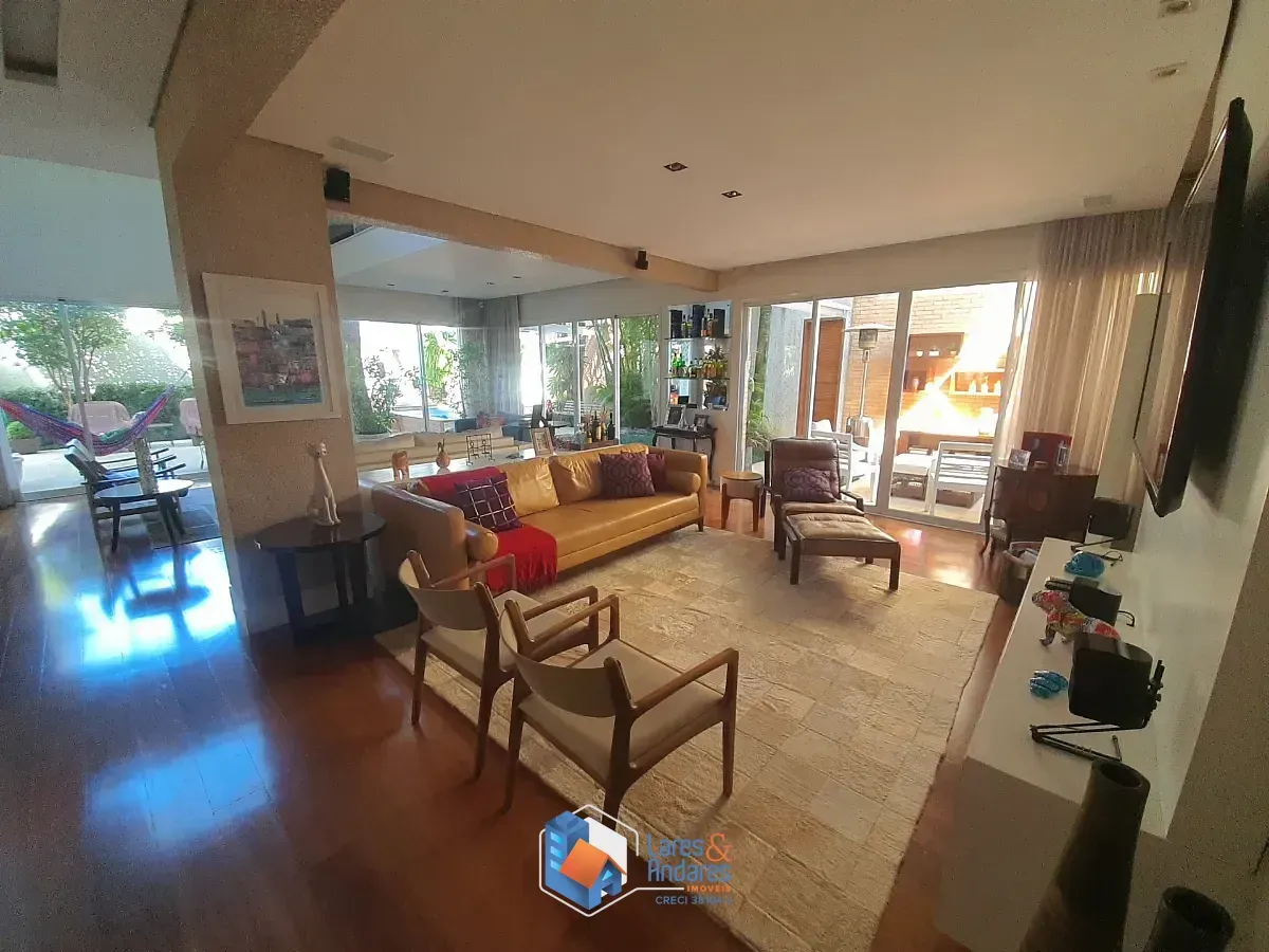 Imagem Casa no condomínio Villa Laplace para venda com 4 quartos, sendo 4 suítes, 575m²