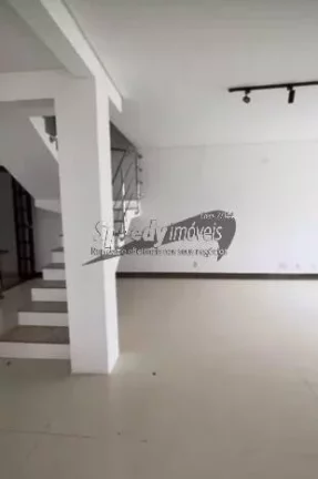 Imagem Casa para venda em Santos 3 dormitórios.